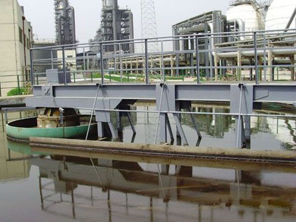 周邊轉(zhuǎn)動刮泥機(jī)